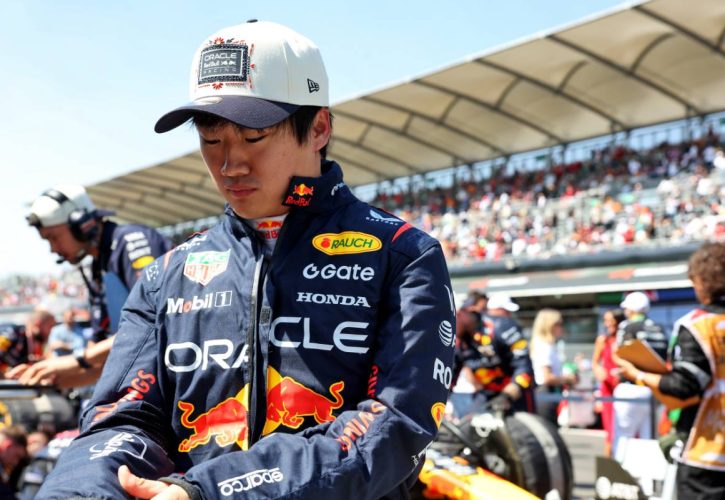 维伦纽夫直言角田的F1生涯应感激红牛，议言论引发围场热议